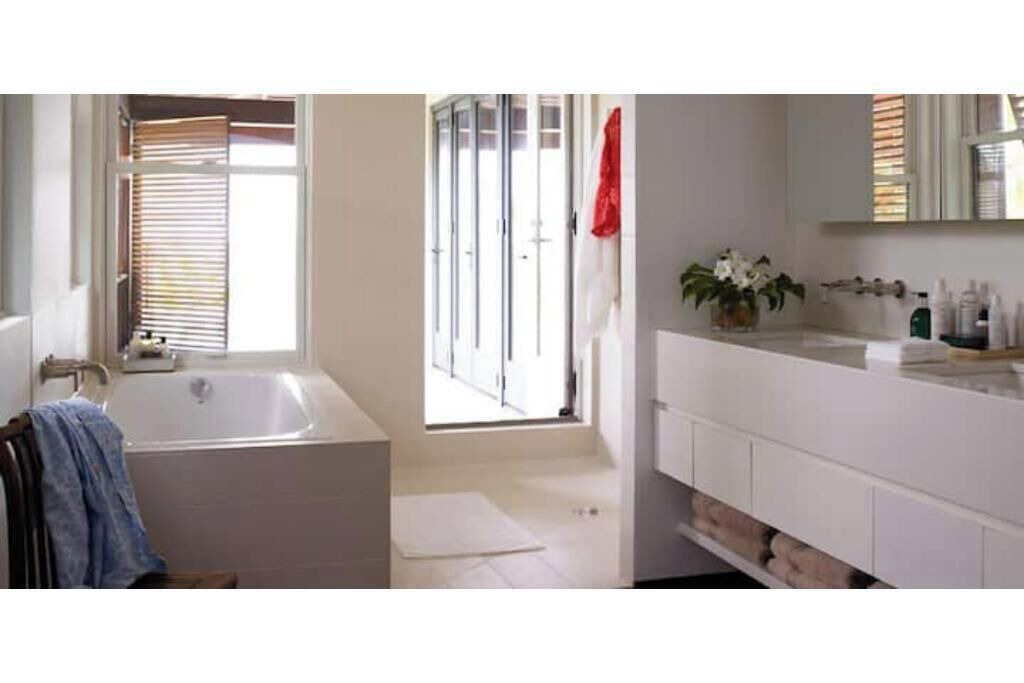 Photo of Bathroom in Dunmore Town