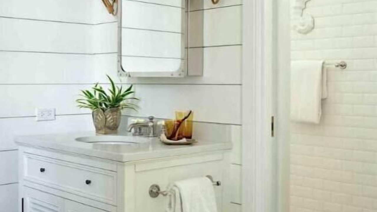 Photo of Bathroom in Dunmore Town