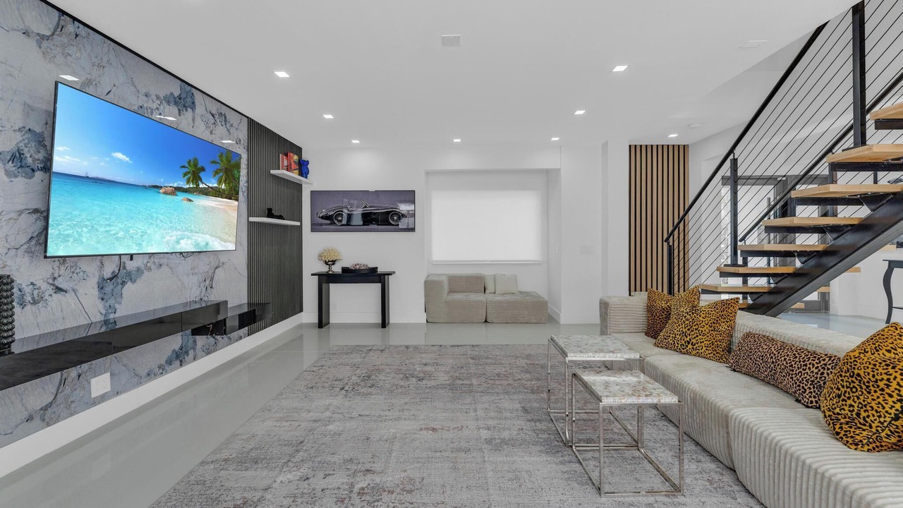 Photo of Livingroom in Lauderdale Beach