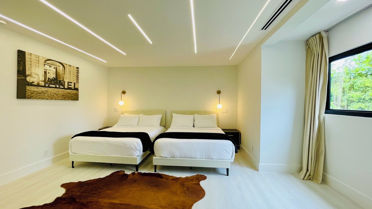 Photo of Bedroom in Lauderdale Beach