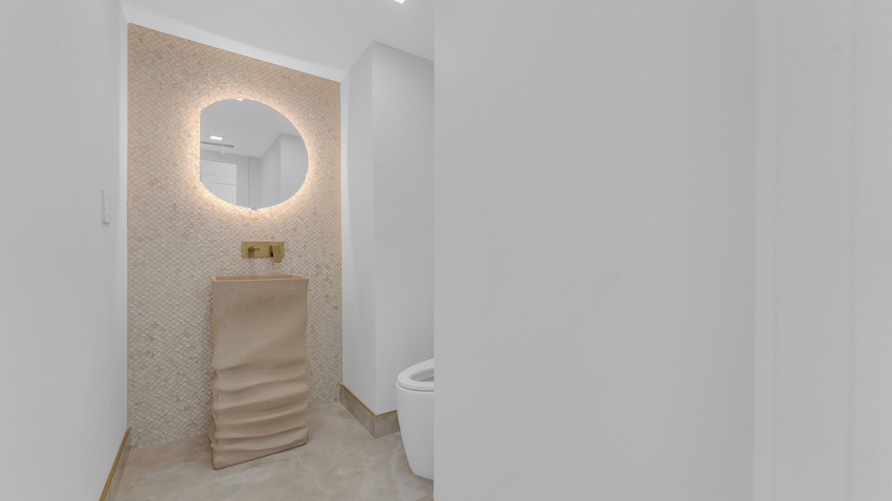 Photo of Bathroom in Lauderdale Beach