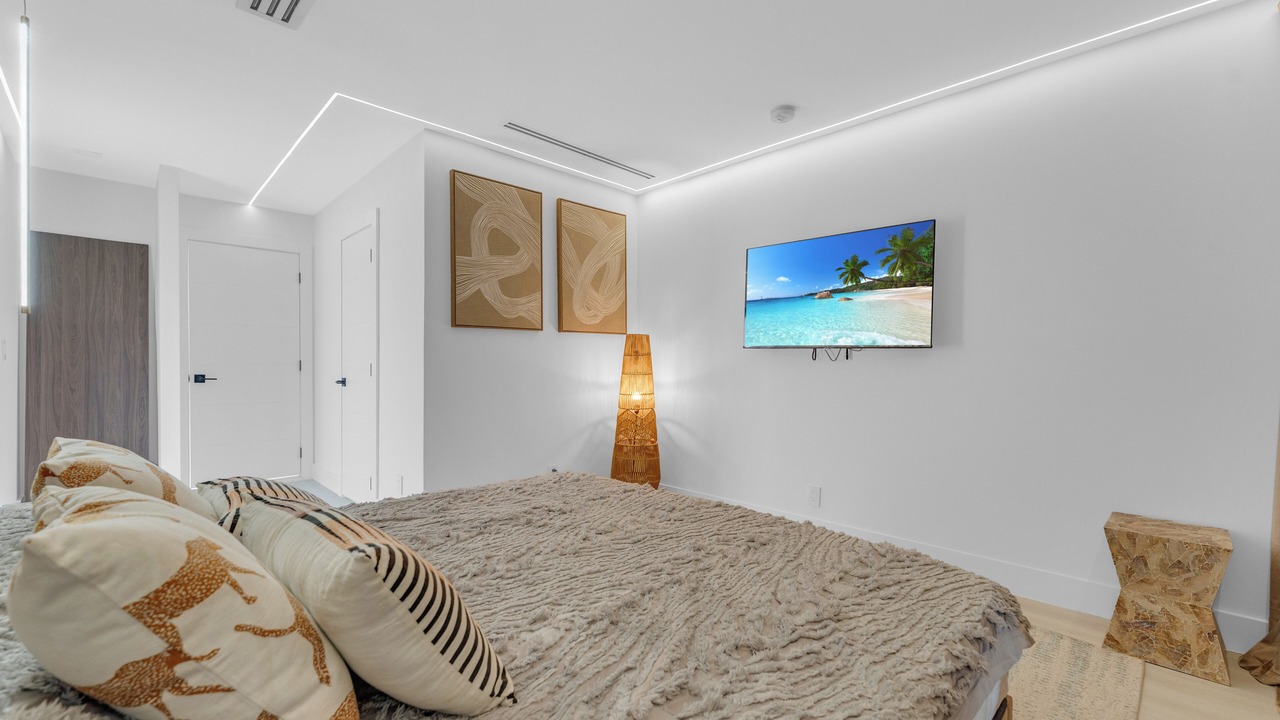 Photo of Bedroom in Lauderdale Beach
