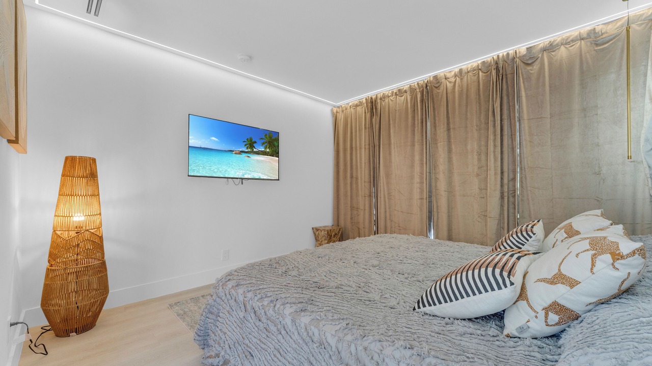 Photo of Bedroom in Lauderdale Beach
