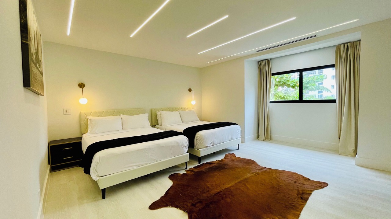 Photo of Bedroom in Lauderdale Beach