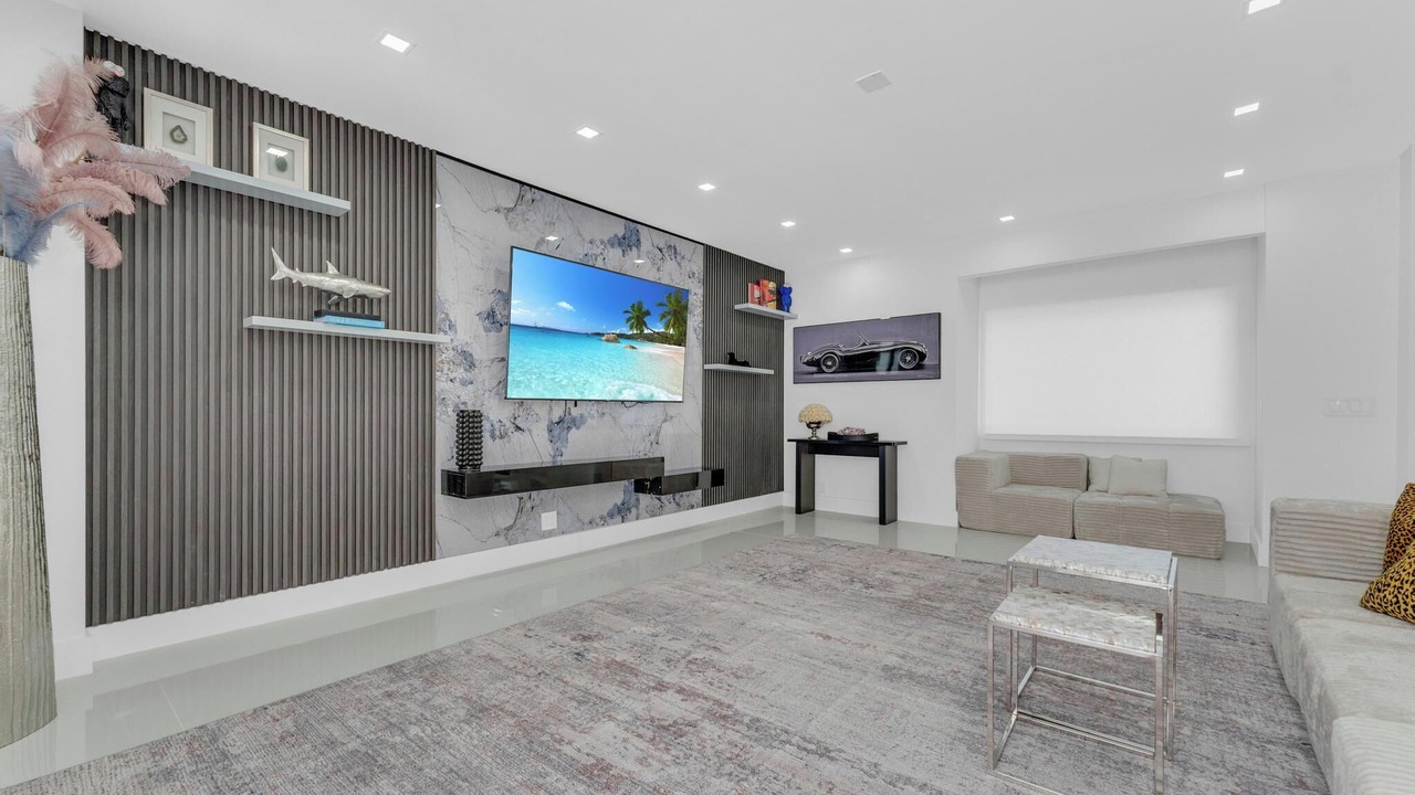 Photo of Livingroom in Lauderdale Beach