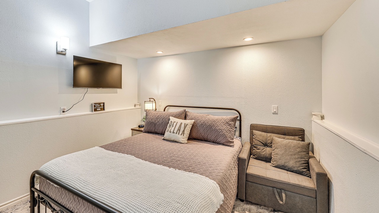 Photo of Bedroom in Lake Elsinore