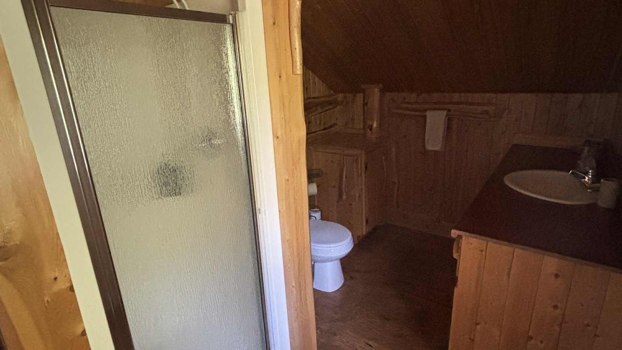 Photo of Bathroom in Notre-Dame-des-Neiges