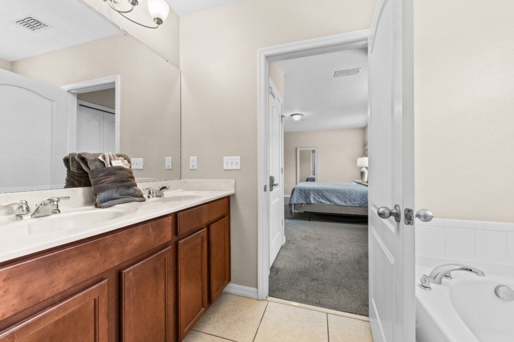 Photo of Bathroom in Cypress Pointe
