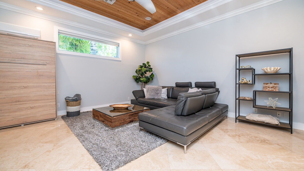 Photo of Livingroom in Imperial Point