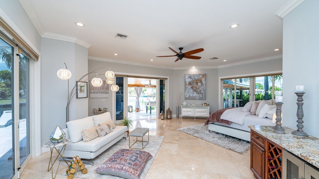 Photo of Livingroom in Imperial Point
