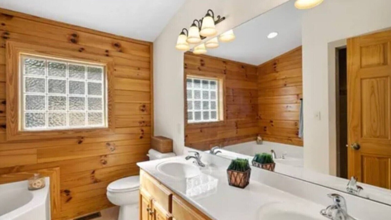 Photo of Bathroom in Wise