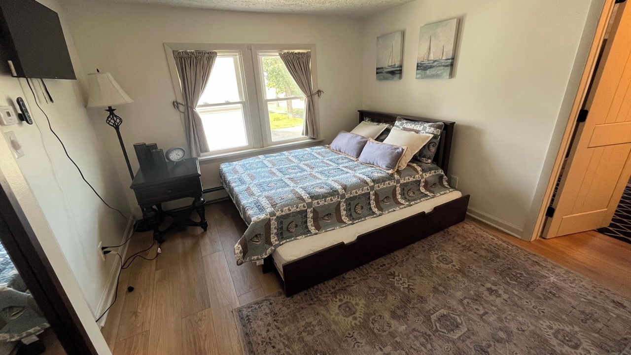 Photo of Bedroom in Conneaut