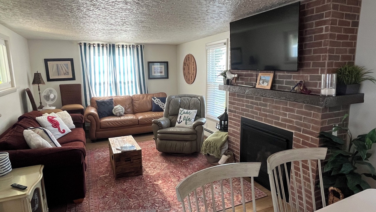 Photo of Livingroom in Conneaut