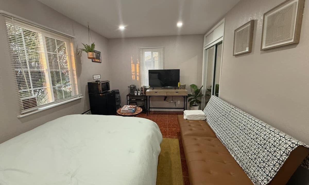Photo of Bedroom in Hawthorne