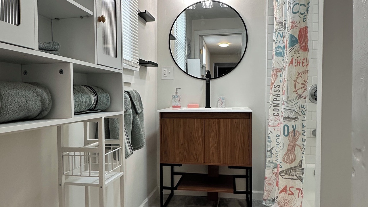 Photo of Bathroom in Front Park
