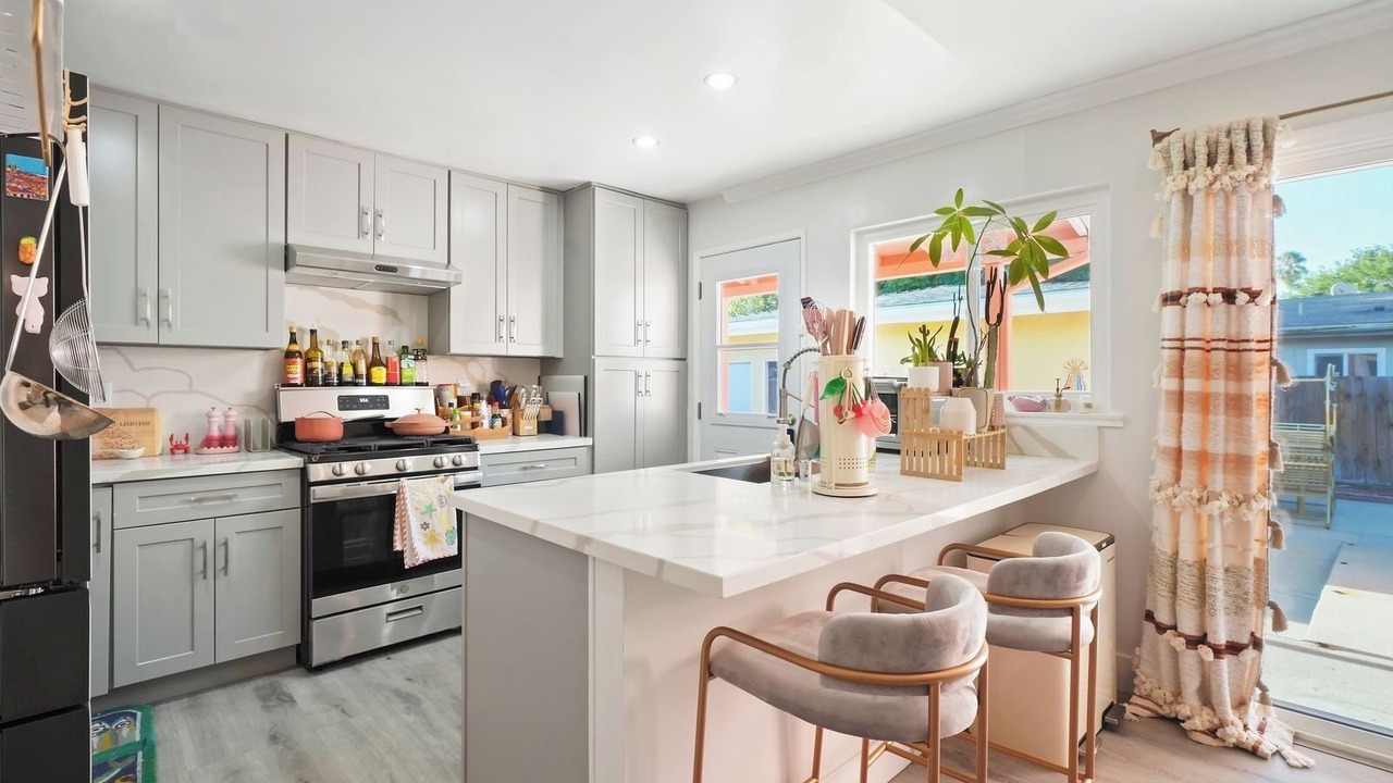 Photo of Kitchen in Warner Center