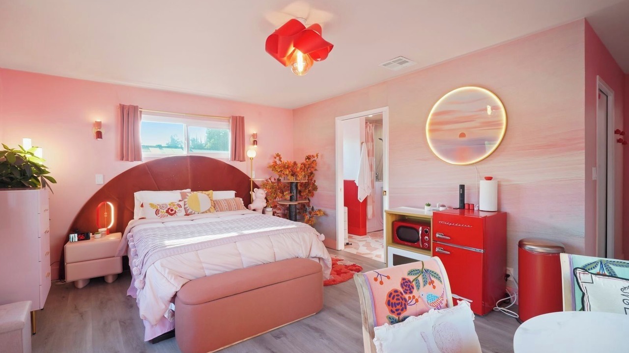 Photo of Bedroom in Warner Center