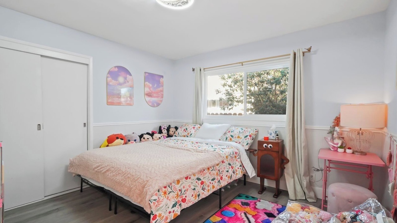 Photo of Bedroom in Warner Center