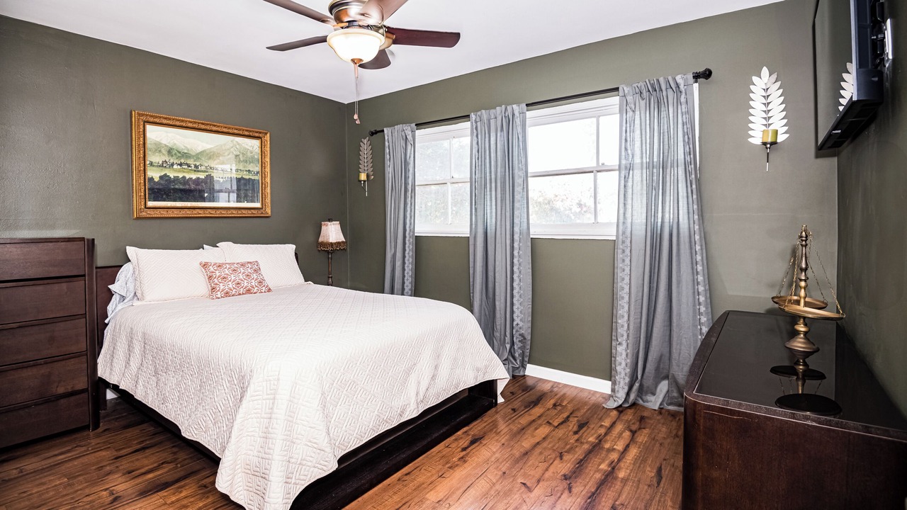 Photo of Bedroom in Claremont