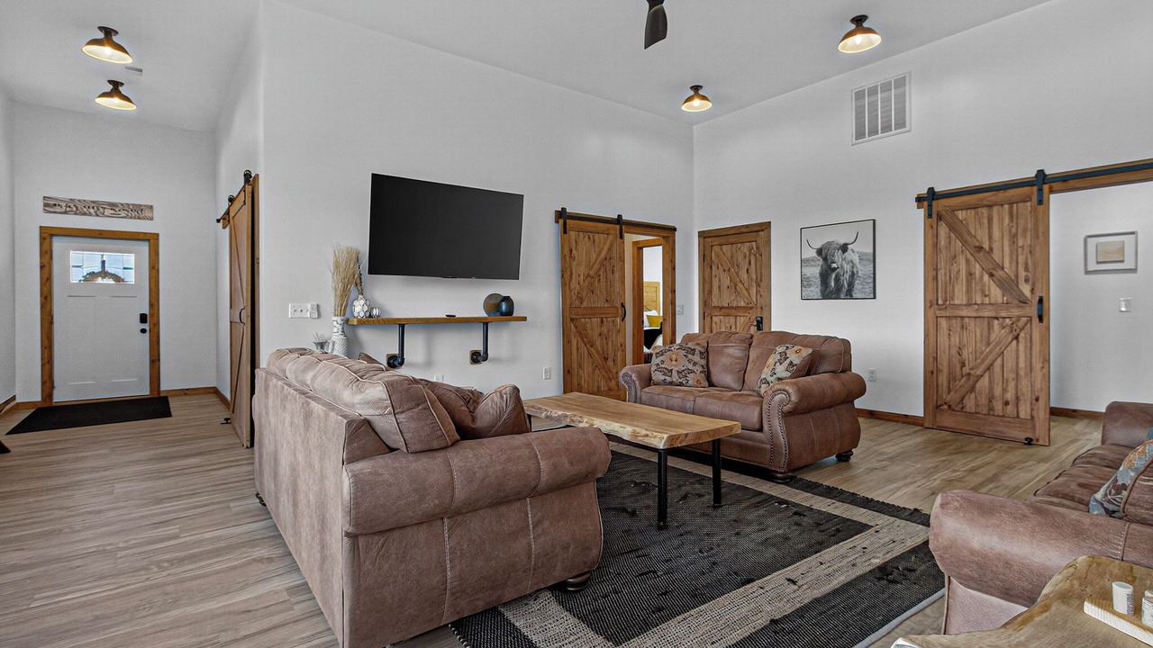 Photo of Livingroom in Hammondsport
