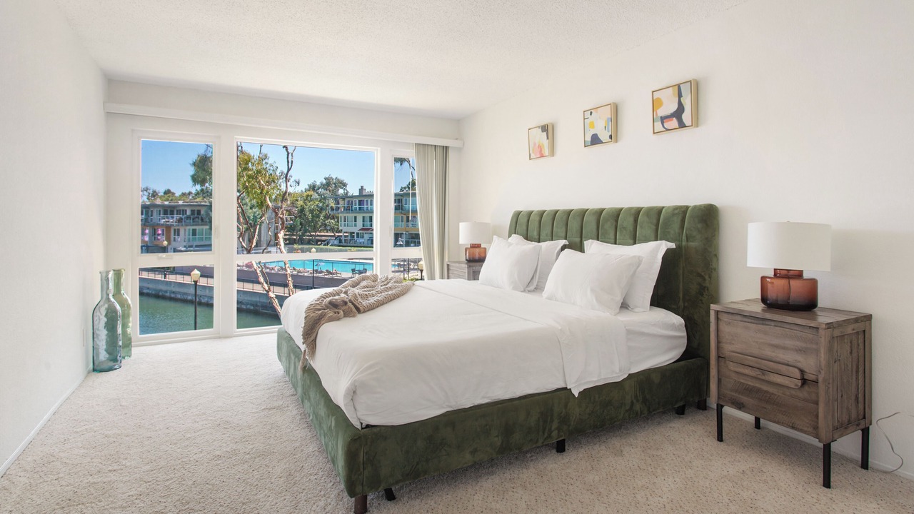 Photo of Bedroom in Silver Strand