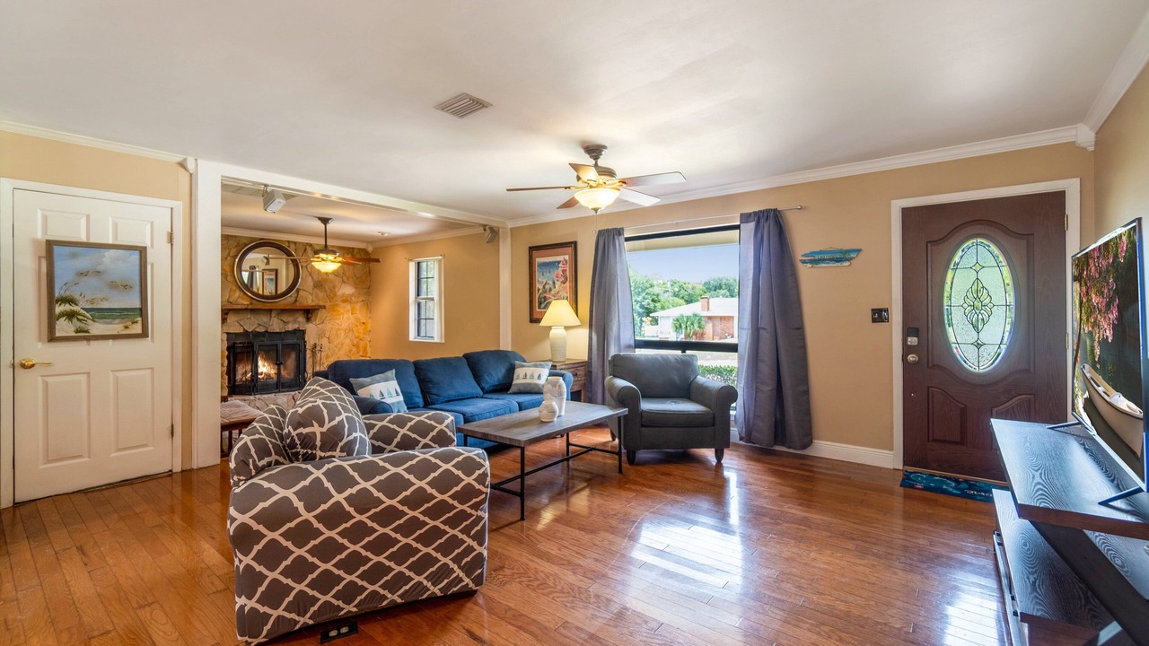 Photo of Livingroom in East Pensacola Heights