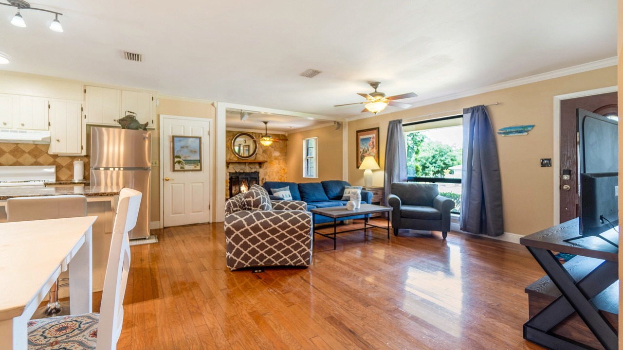 Photo of Livingroom in East Pensacola Heights