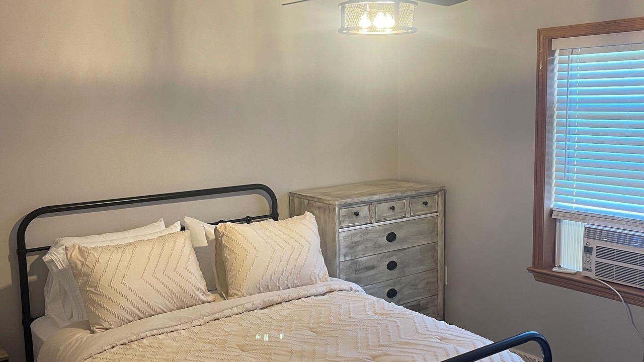 Photo of Bedroom in Perry