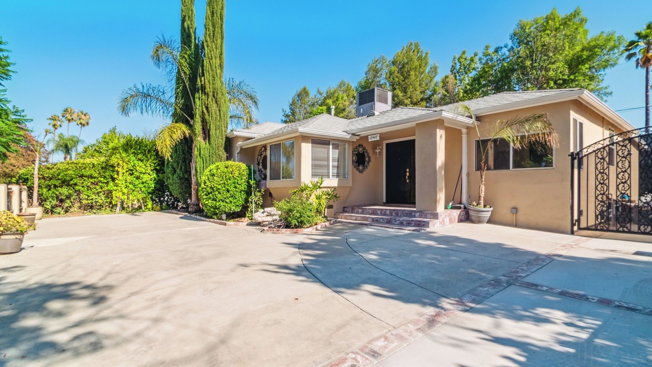 Photo of Outdoor in Woodland Hills