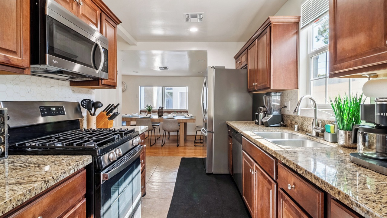 Photo of Kitchen in Woodland Hills