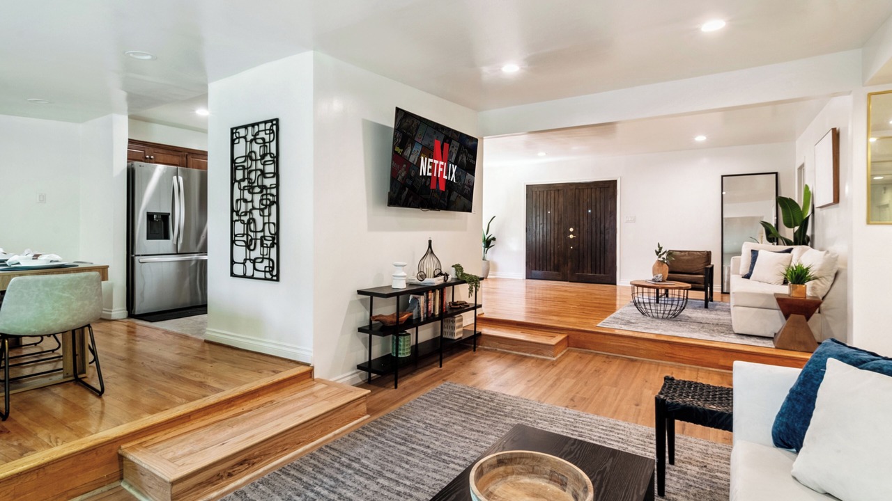 Photo of Livingroom in Woodland Hills