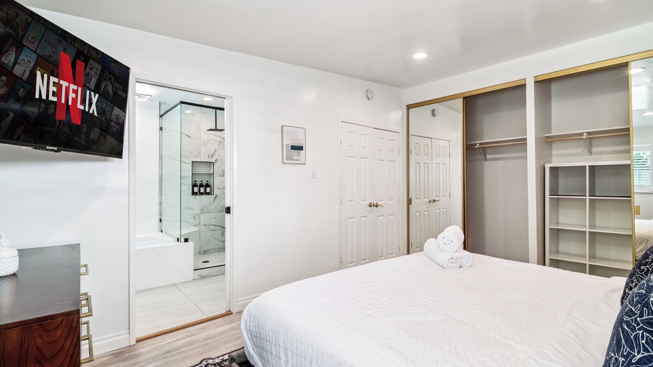 Photo of Bedroom in Woodland Hills