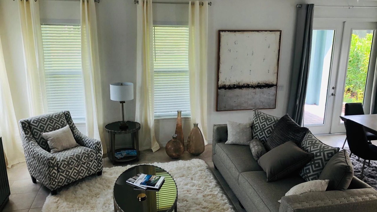 Photo of Livingroom in Naples