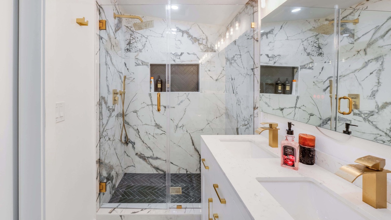Photo of Bathroom in Thousand Oaks