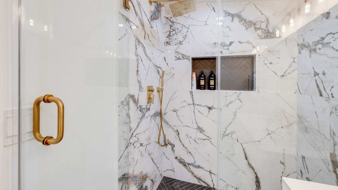 Photo of Bathroom in Thousand Oaks
