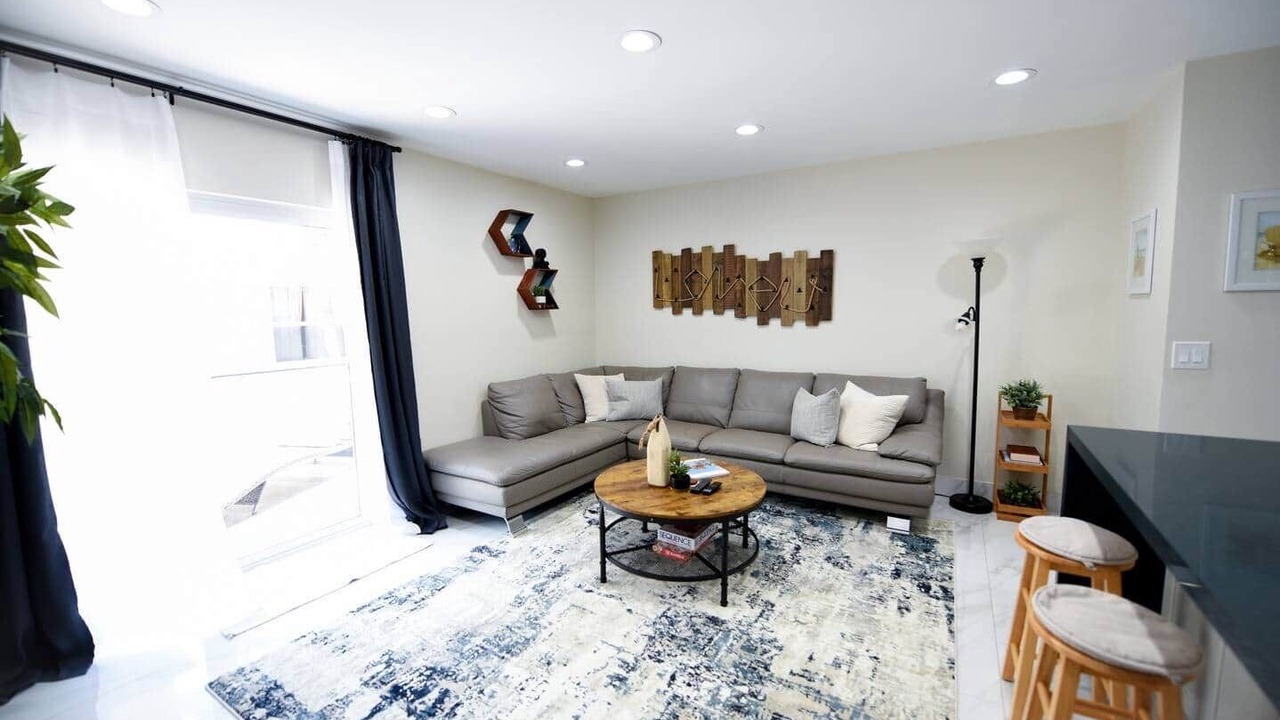 Photo of Livingroom in South Lake
