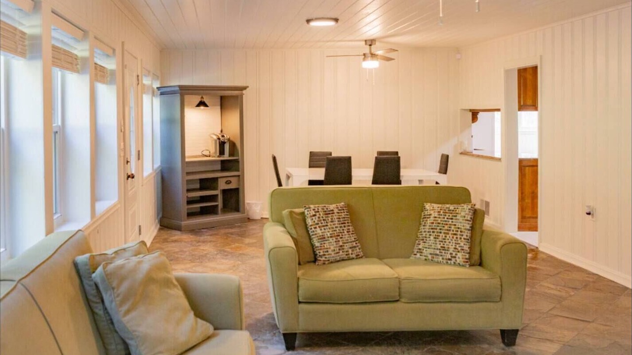 Photo of Livingroom in Hoover
