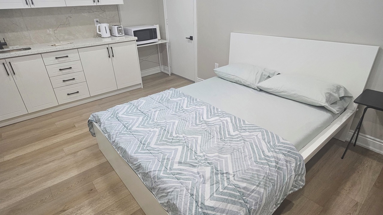 Photo of Bedroom in Halton Regional Municipality