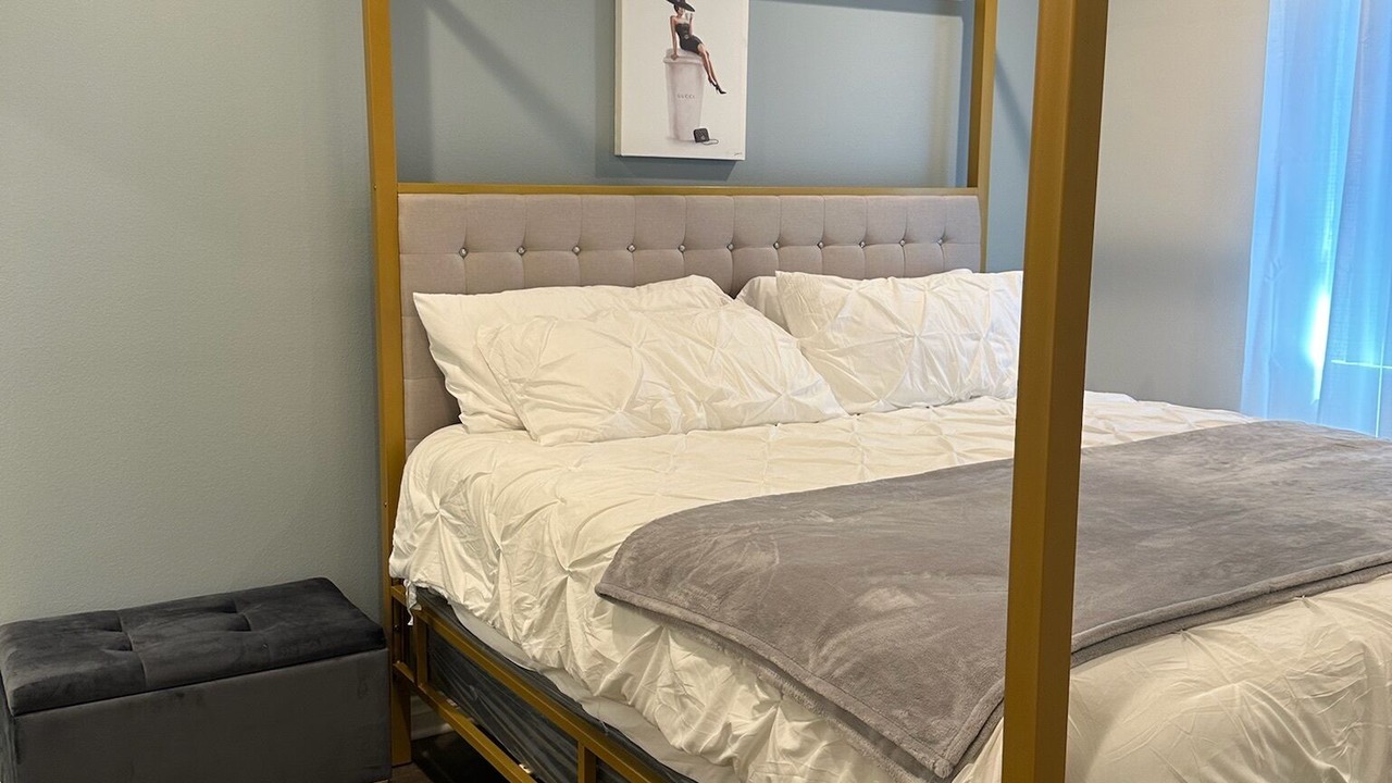 Photo of Bedroom in Los Angeles