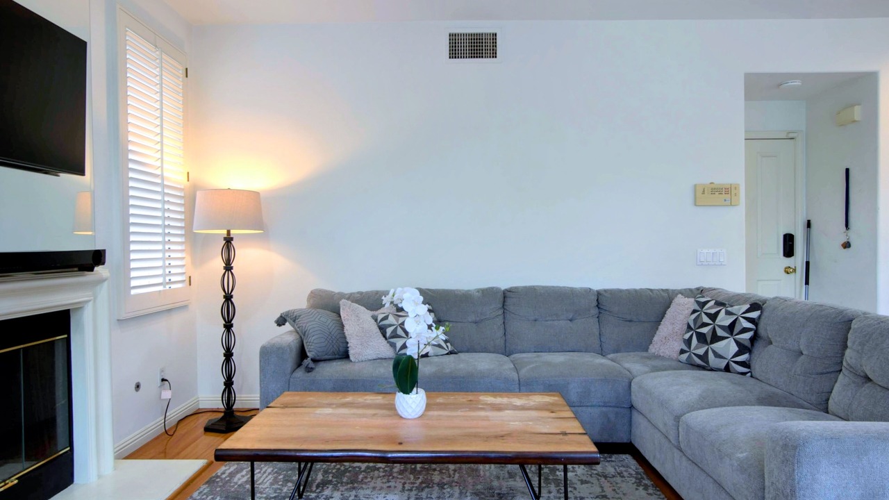 Photo of Livingroom in Tustin