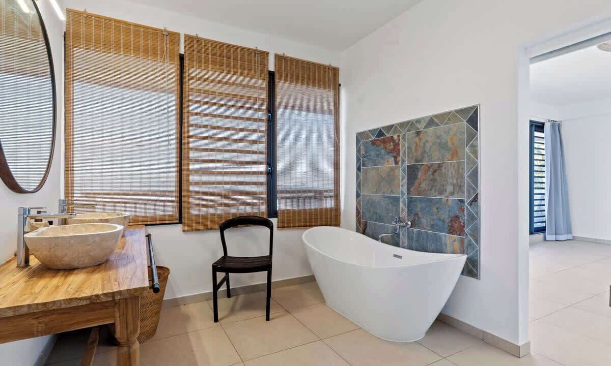 Photo of Bathroom in Paea