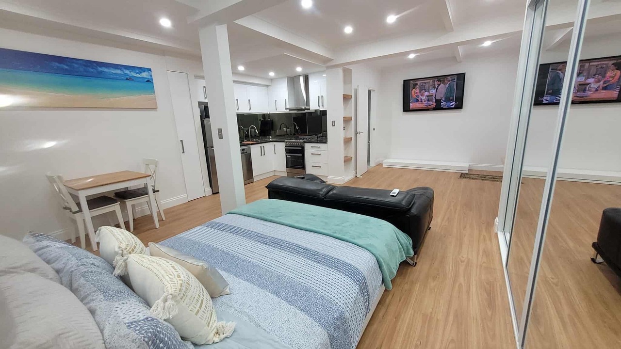 Photo of Bedroom in Bellevue Heights
