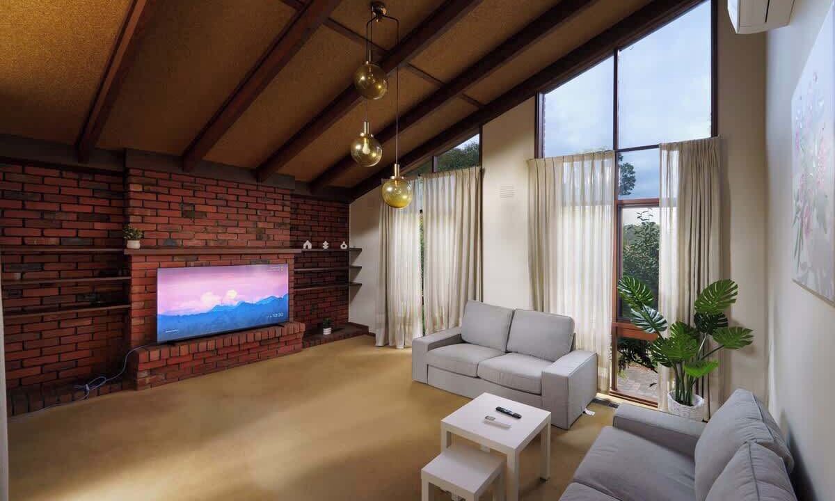 Photo of Livingroom in Surrey Hills