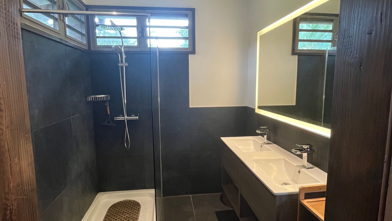 Photo of Bathroom in Mataiea