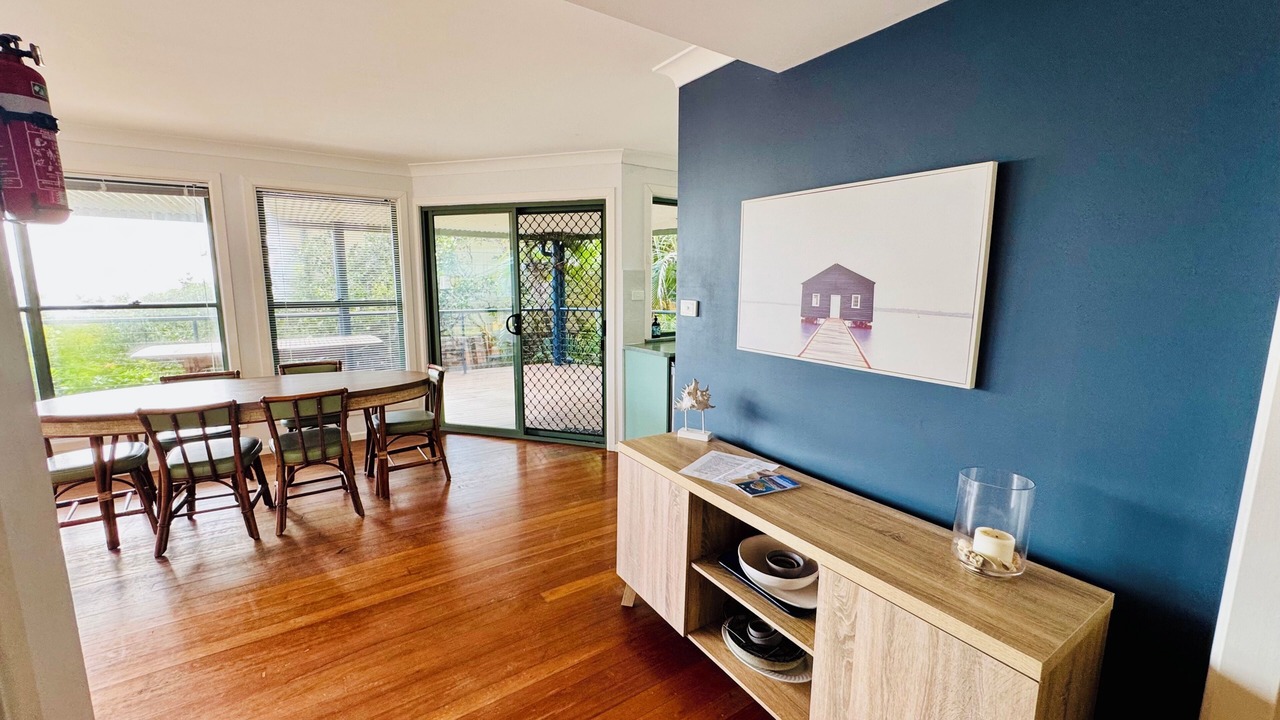 Photo of Bedroom in Valla Beach