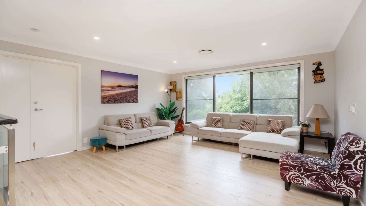 Photo of Livingroom in Curtin
