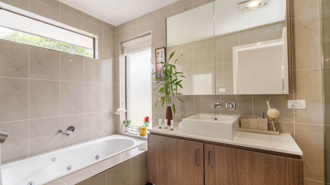 Photo of Bathroom in Curtin