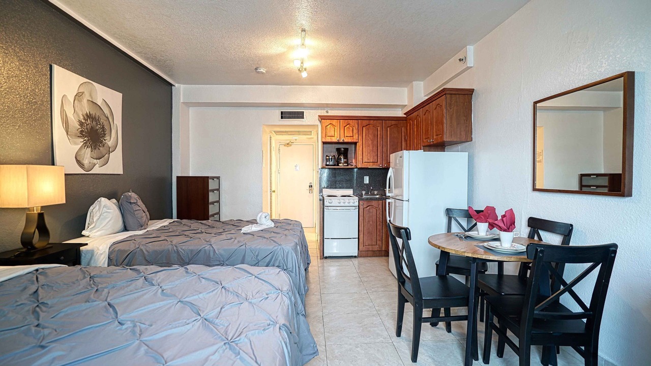 Photo of Livingroom in Mid Beach