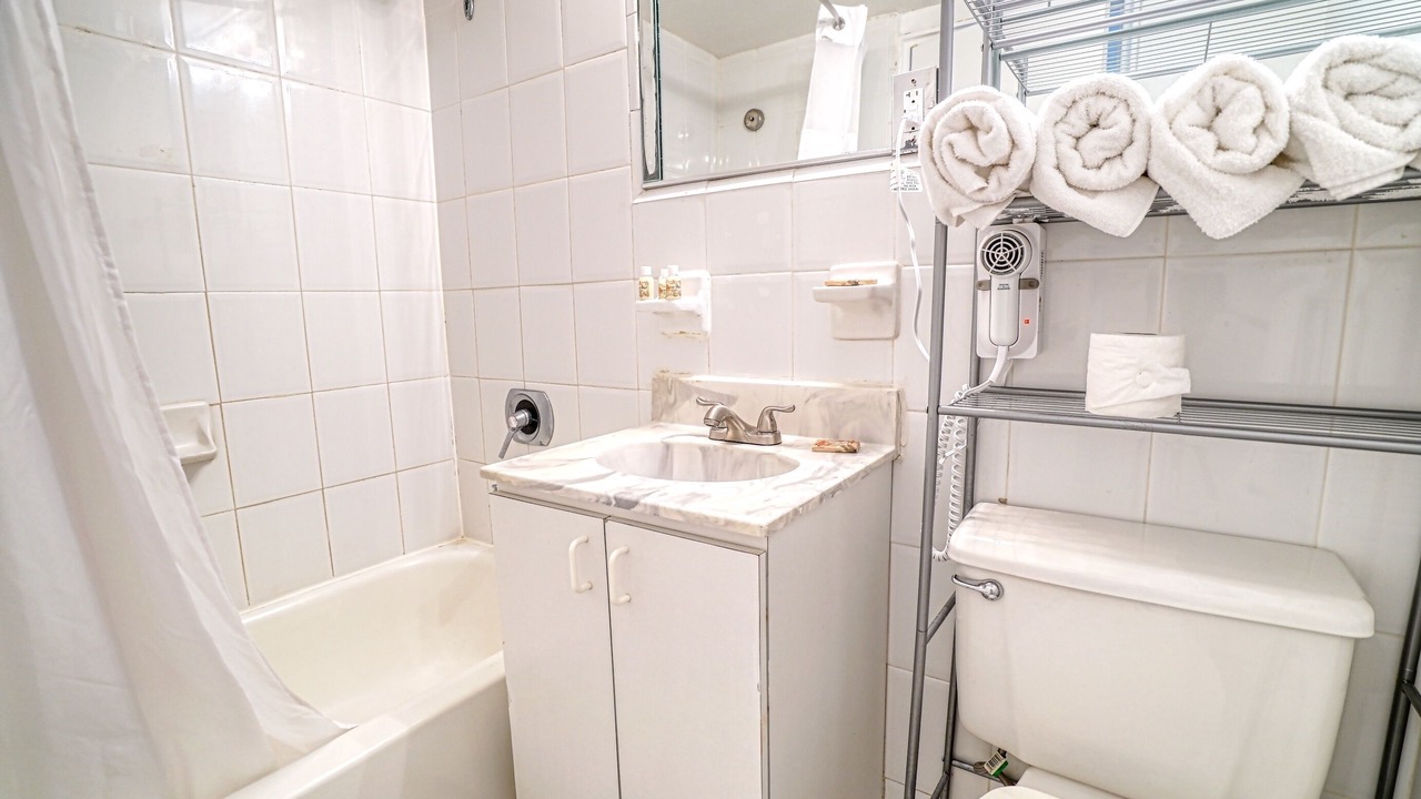 Photo of Bathroom in Mid Beach