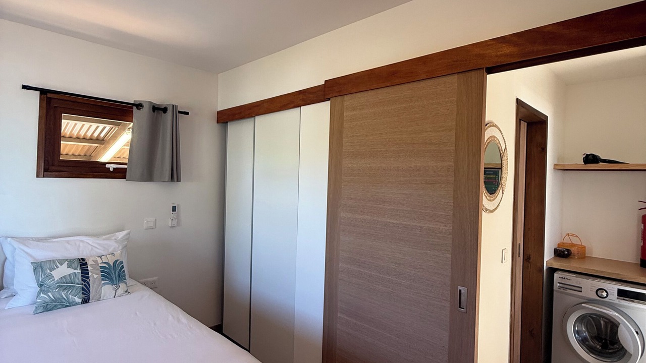 Photo of Bedroom in Teahupoo